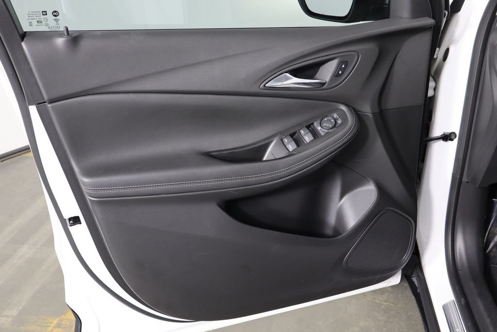 Used 2023 Buick Encore GX Preferred FWD image 19