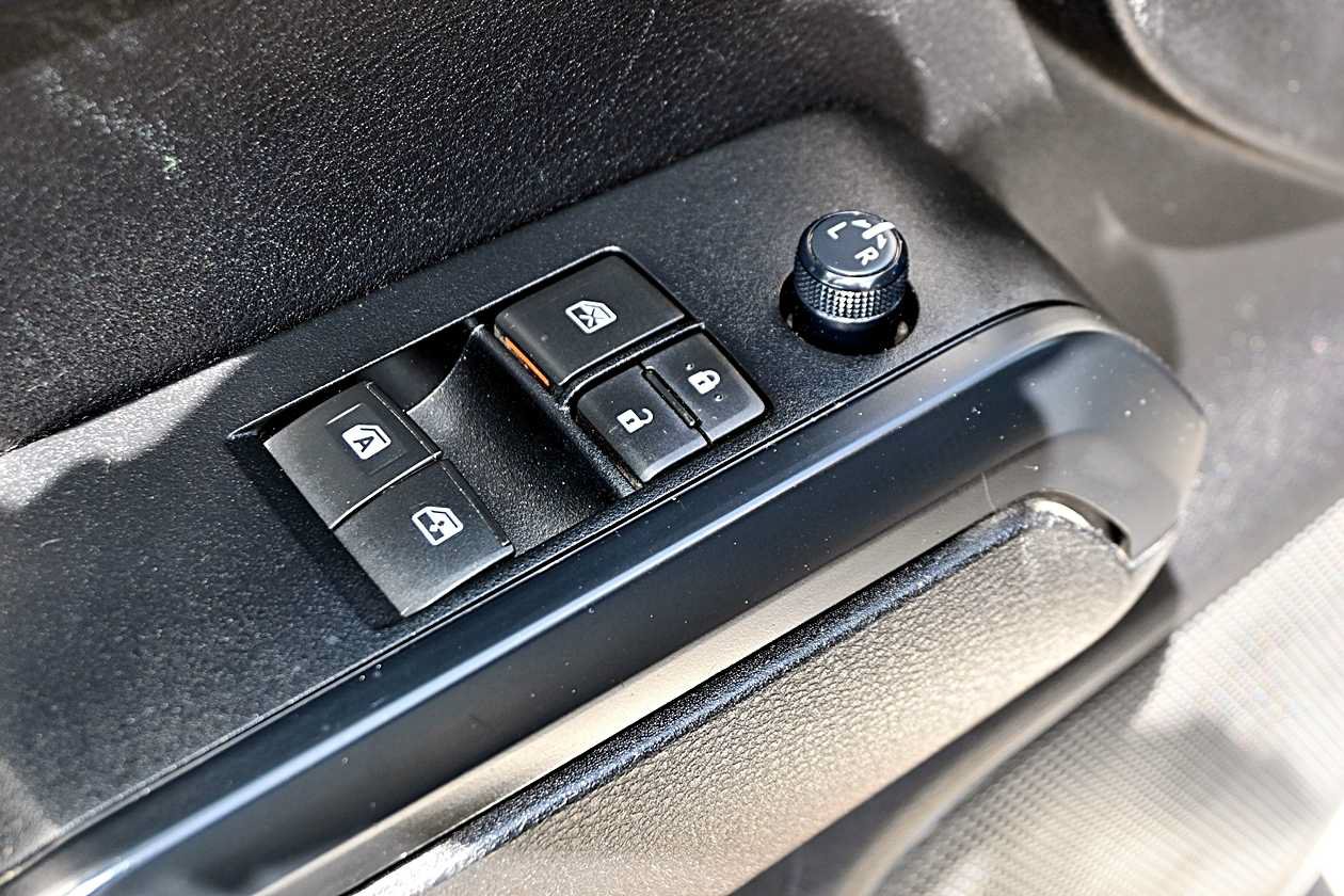 Used 2022 Toyota Tacoma SR RWD image 13