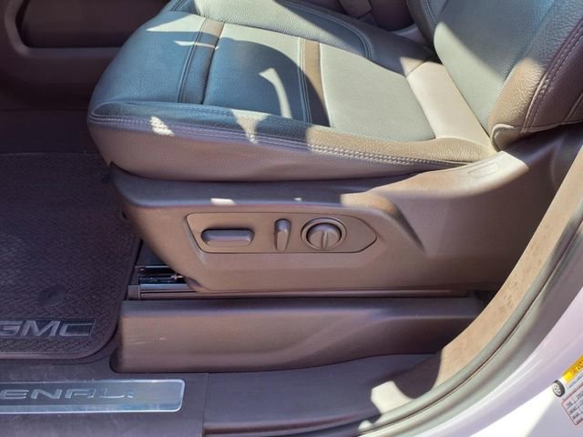 Used 2020 GMC Sierra 3500 Denali w/ Denali Ultimate Package image 18