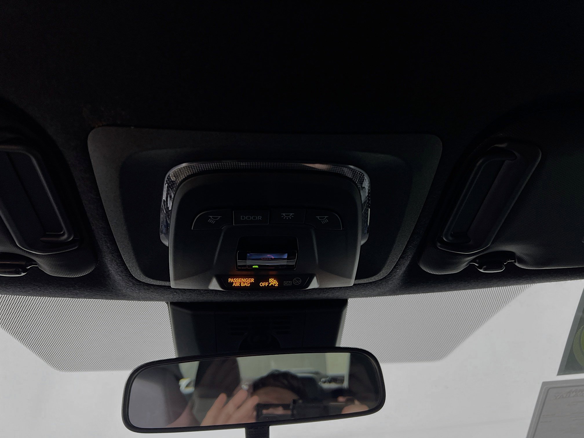 Used 2025 Toyota Corolla SE w/ Convenience Package image 21