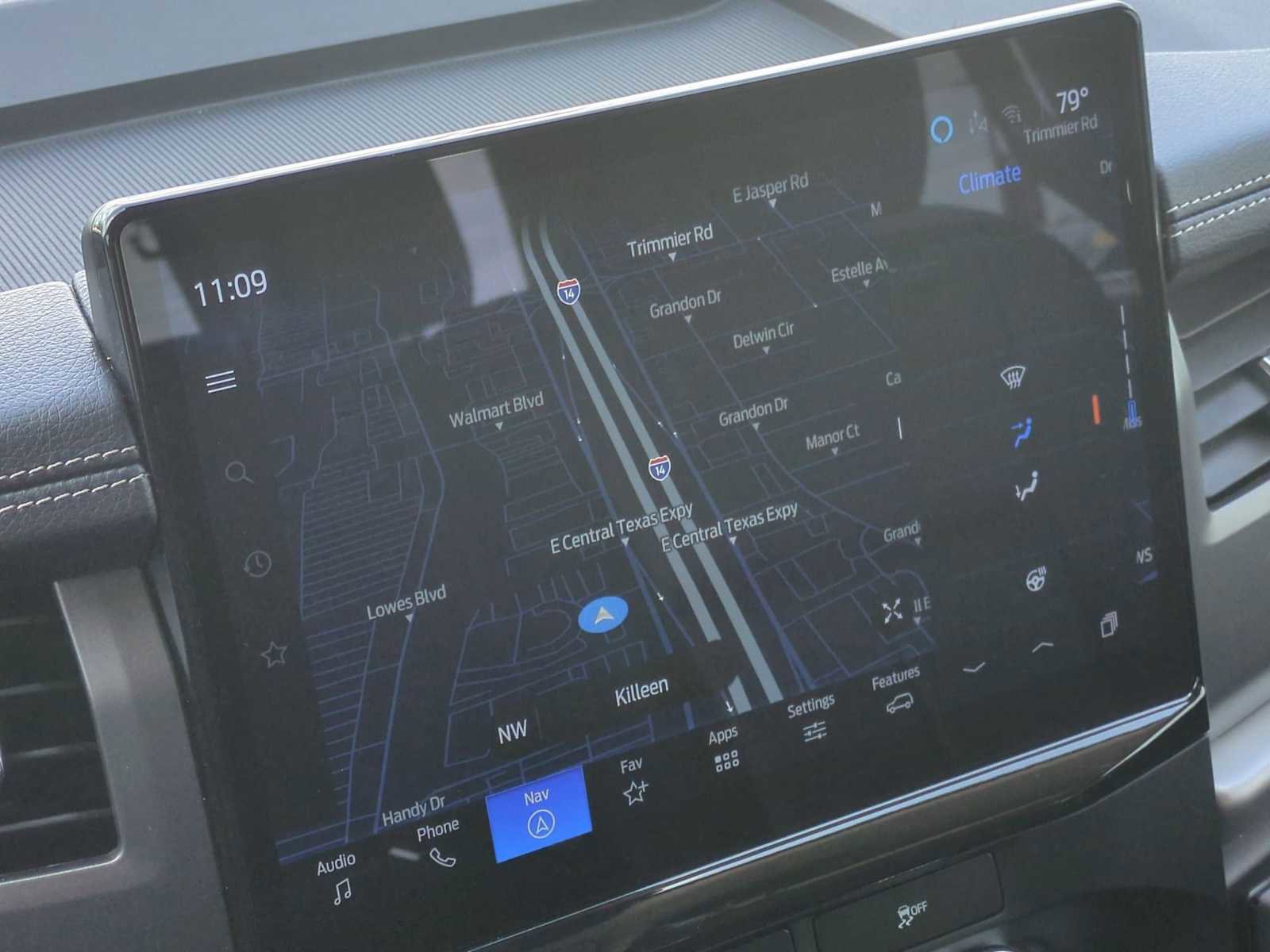 Used 2024 Ford Expedition XLT RWD image 14