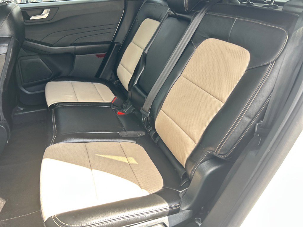 Used 2022 Ford Escape Titanium w/ Titanium Elite Package image 11