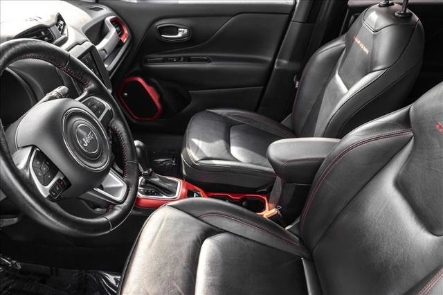 Used 2019 Jeep Renegade Trailhawk AWD/4WD image 11