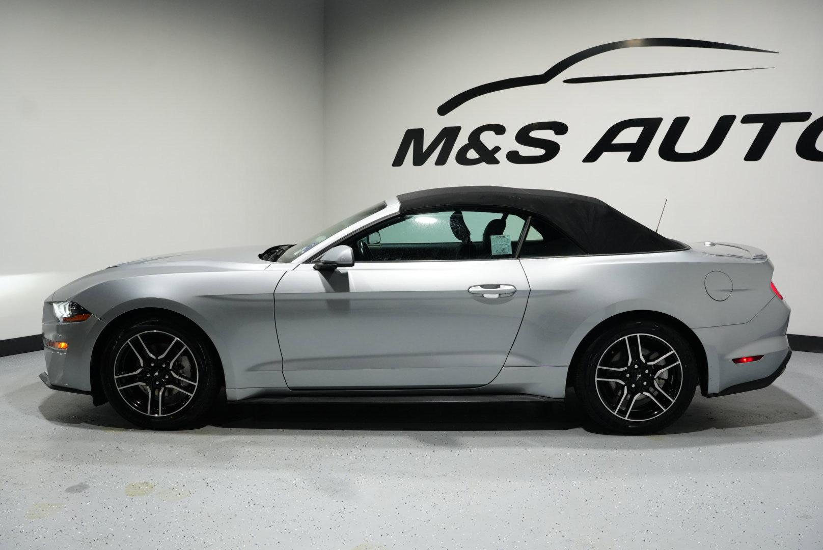 Used 2023 Ford Mustang Premium image 5