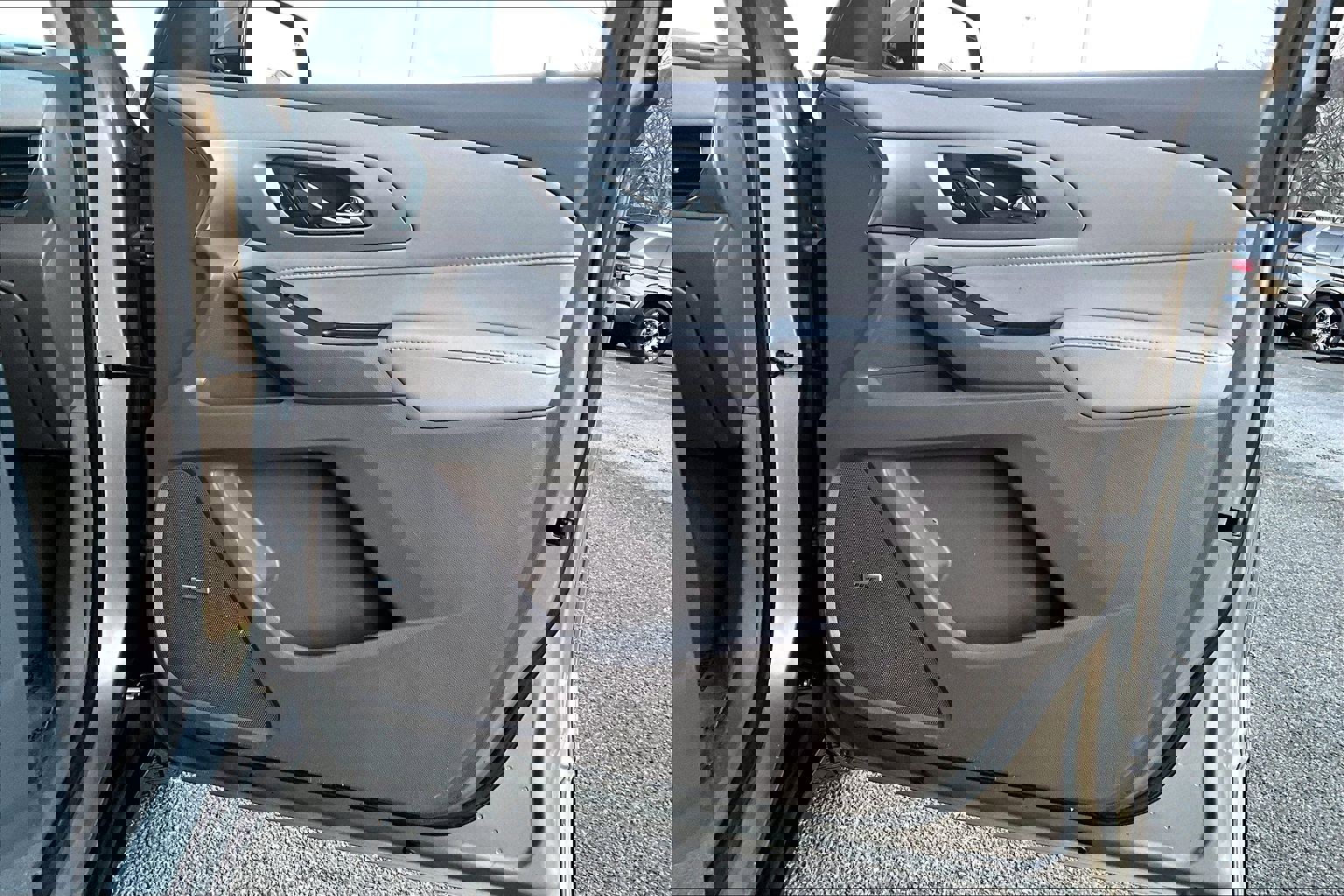 Used 2018 Chevrolet Traverse LT image 23