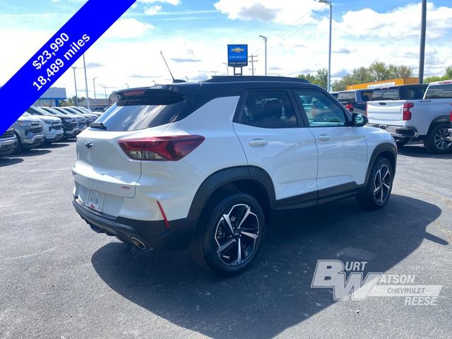 Used 2023 Chevrolet TrailBlazer RS w/ Sun and Liftgate Package AWD/4WD image 7