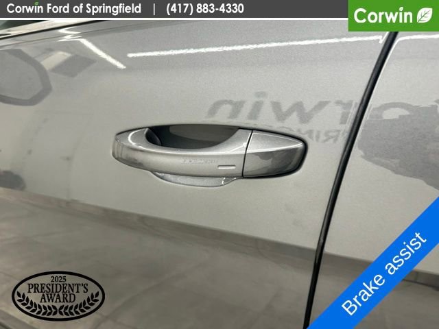 Used 2025 Volkswagen Atlas Cross Sport SE AWD/4WD image 19