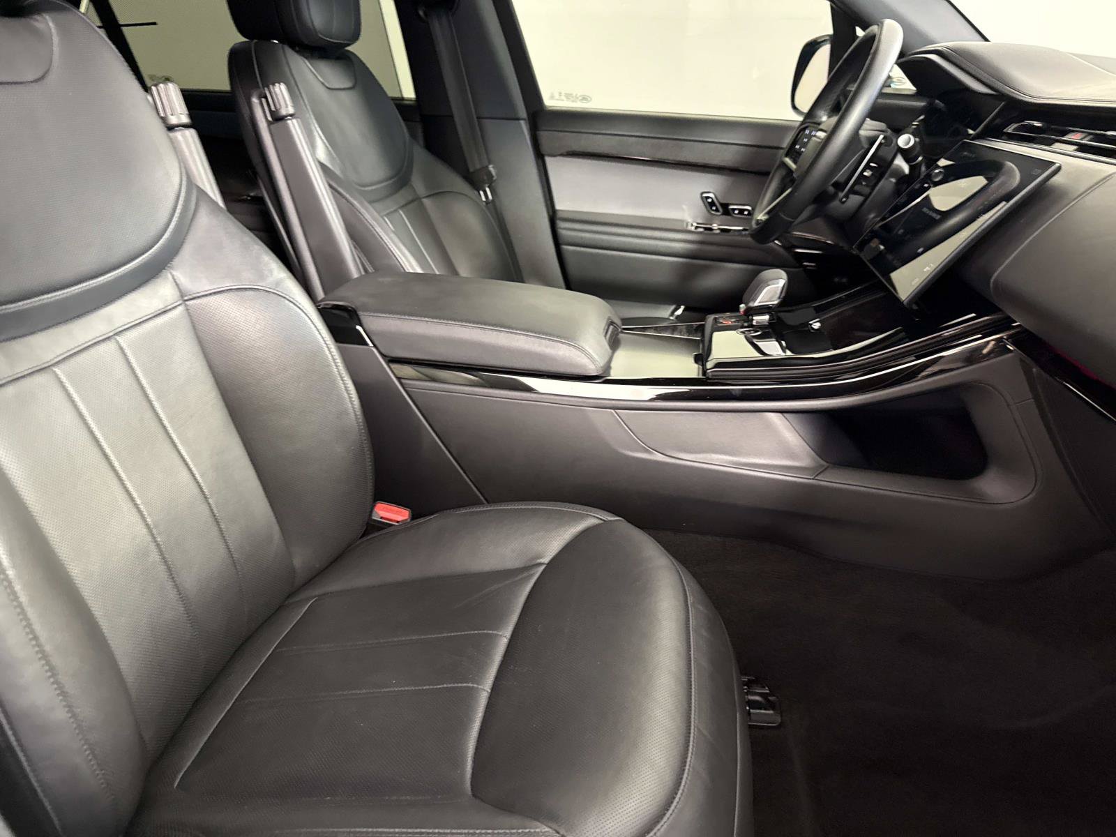 Used 2024 Land Rover Range Rover Sport Dynamic SE AWD/4WD image 10
