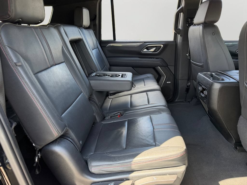 Used 2023 Chevrolet Suburban RST AWD/4WD image 9