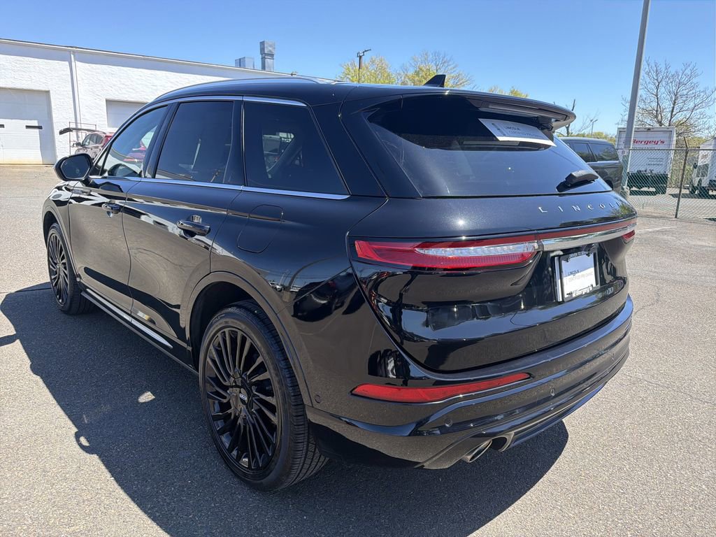 Certified 2022 Lincoln Corsair Reserve w/ Equipment Group 201A AWD/4WD image 3