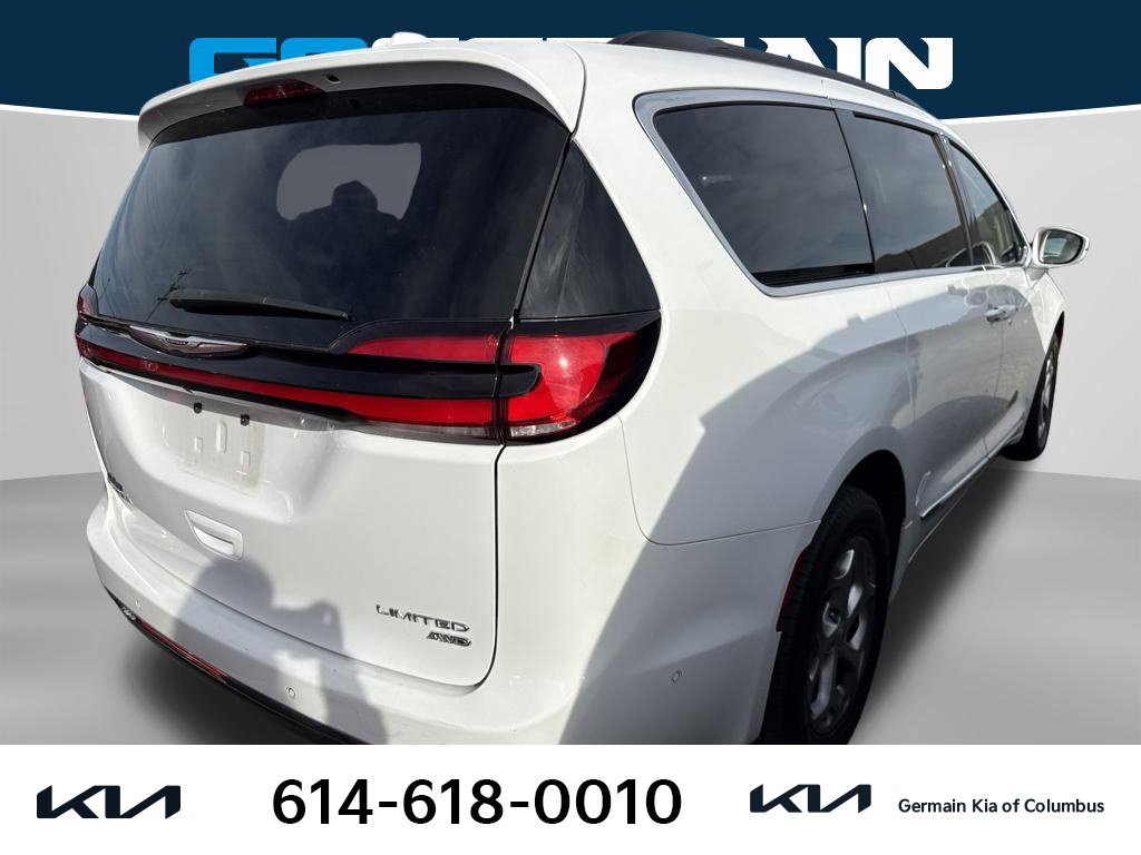 Used 2022 Chrysler Pacifica Limited w/ Uconnect Theater Family Group AWD/4WD image 4