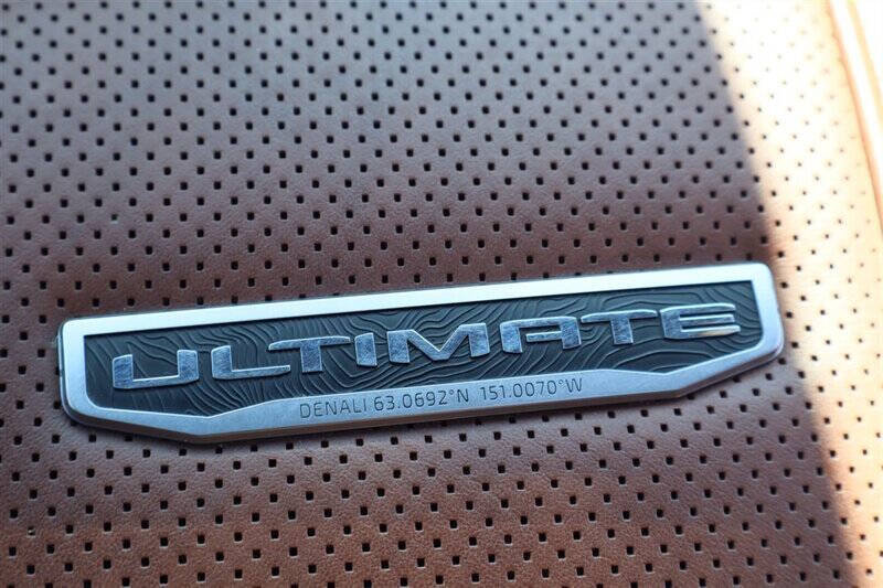 Used 2025 GMC Sierra 3500 Denali Ultimate AWD/4WD image 27
