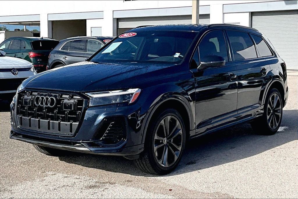 Certified 2025 Audi Q7 3.0T Premium Plus image 9