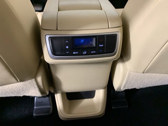 Used 2018 Toyota Highlander XLE image 26