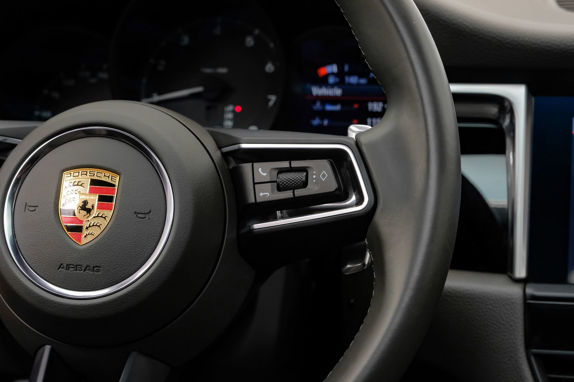 Used 2023 Porsche Macan Turbo AWD/4WD image 22