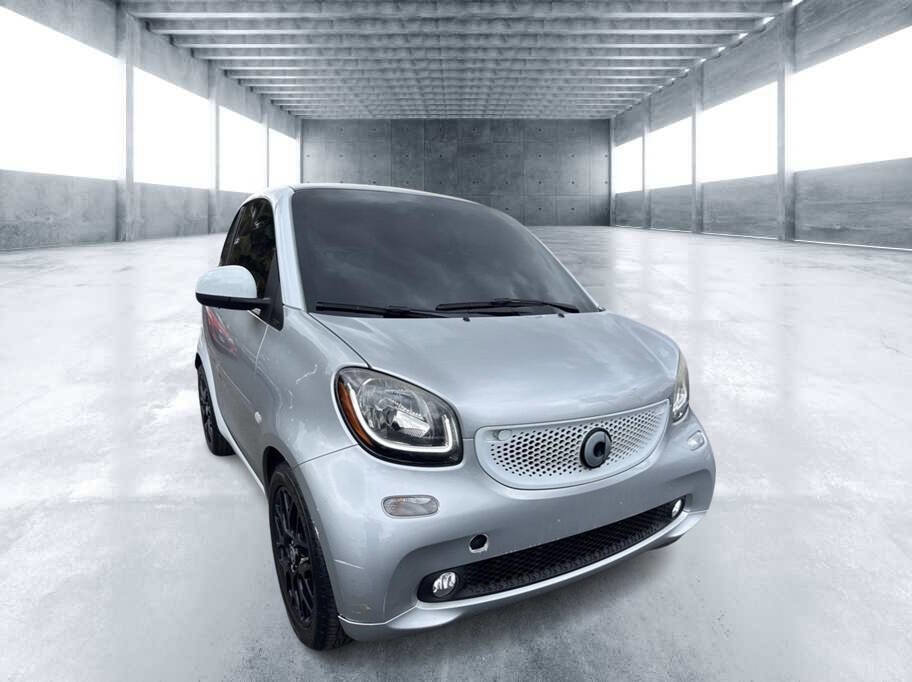 Used 2016 smart fortwo Prime image 2
