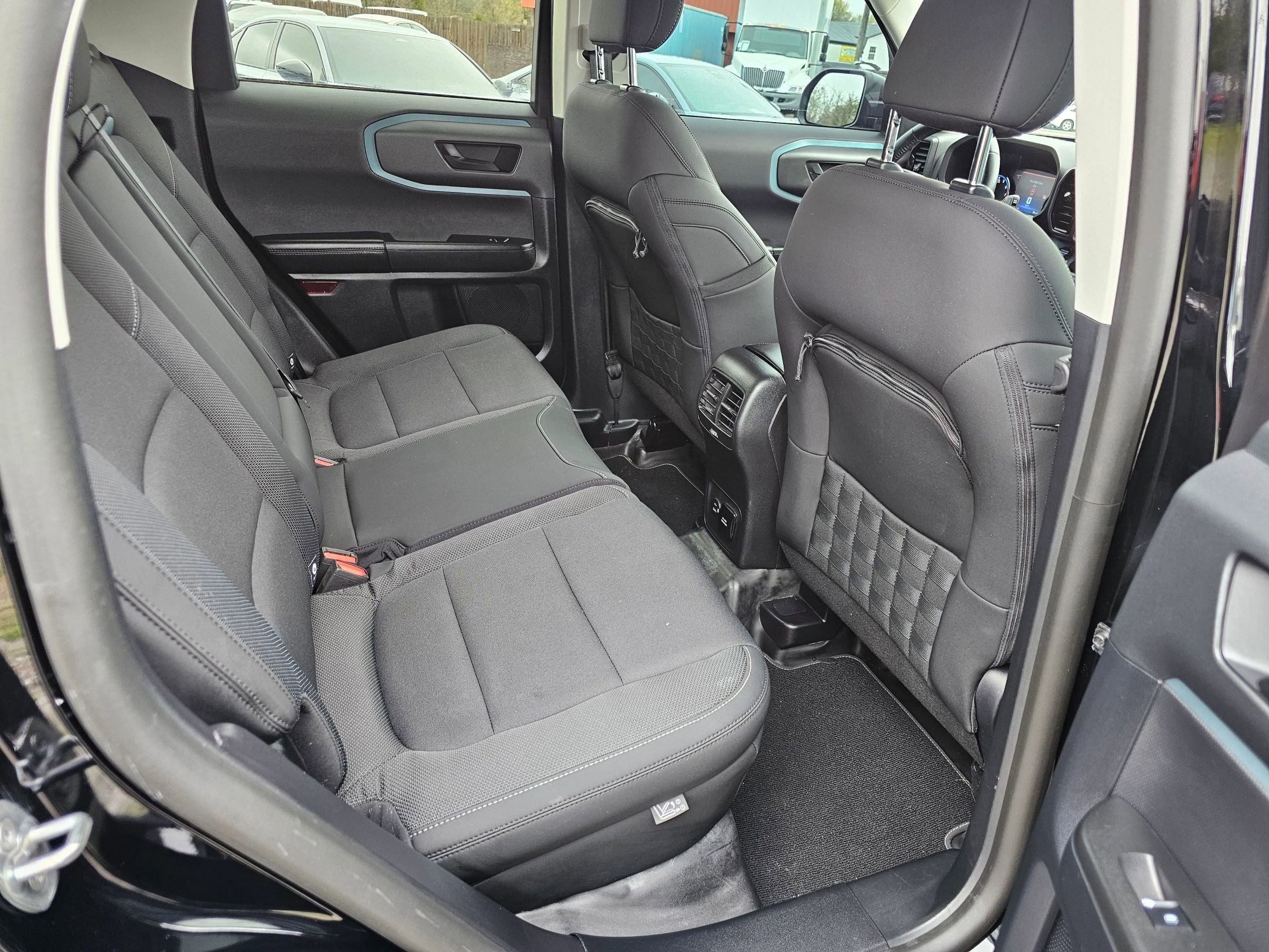 Used 2023 Ford Bronco Sport Badlands image 8