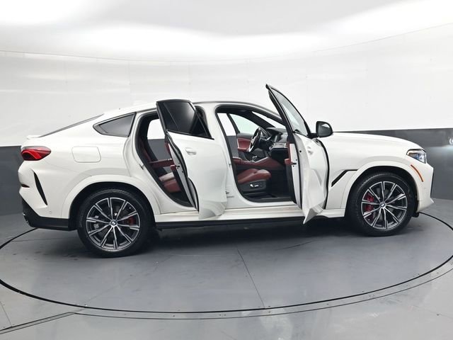 Used 2022 BMW X6 xDrive40i w/ Executive Package image 39