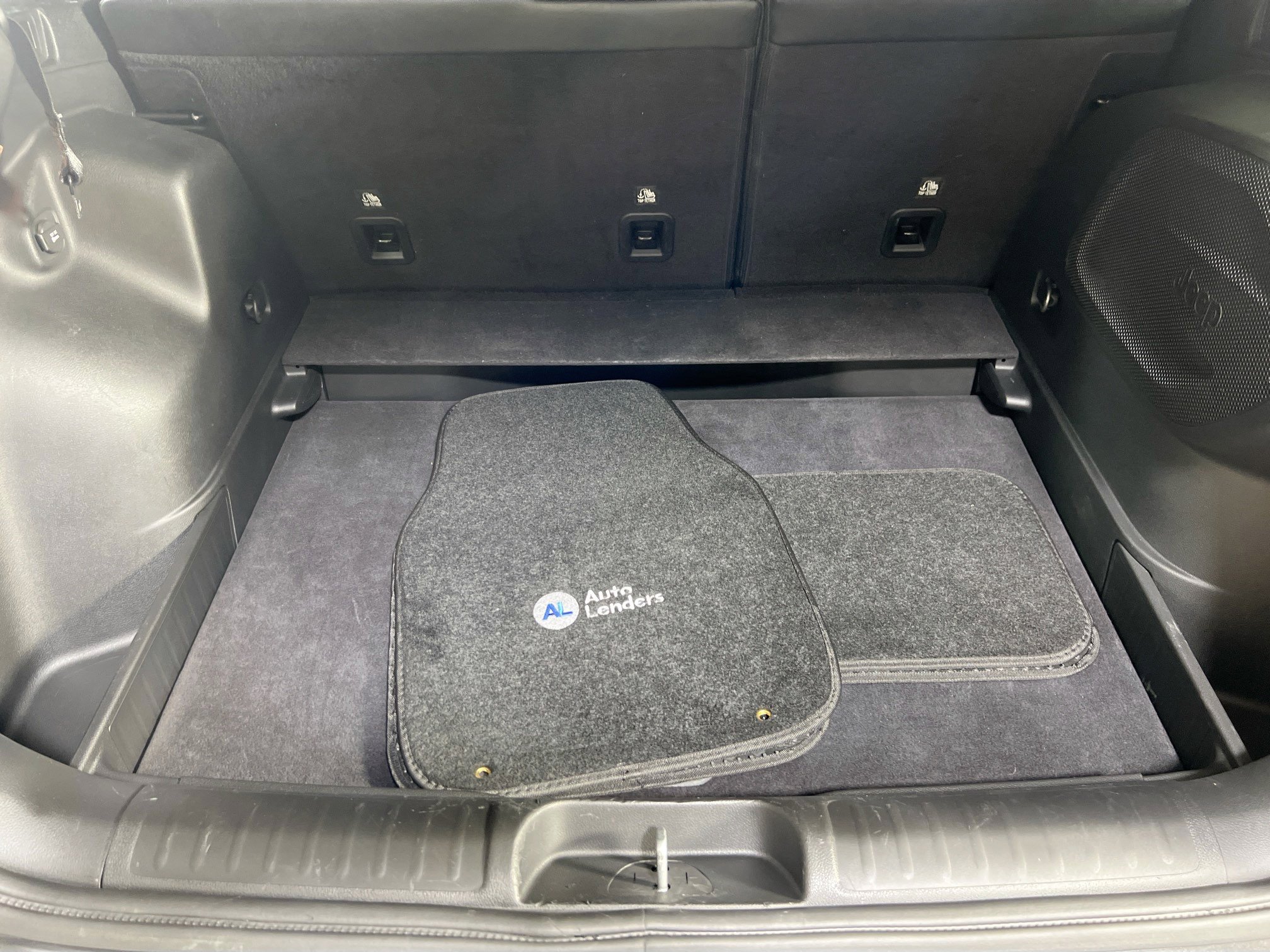 Used 2022 Jeep Cherokee Limited image 25