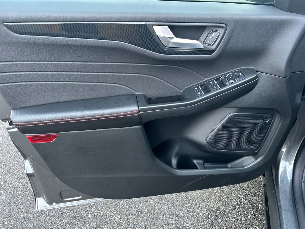 Used 2025 Ford Escape ST-Line Elite w/ Tech Pack #1 image 16