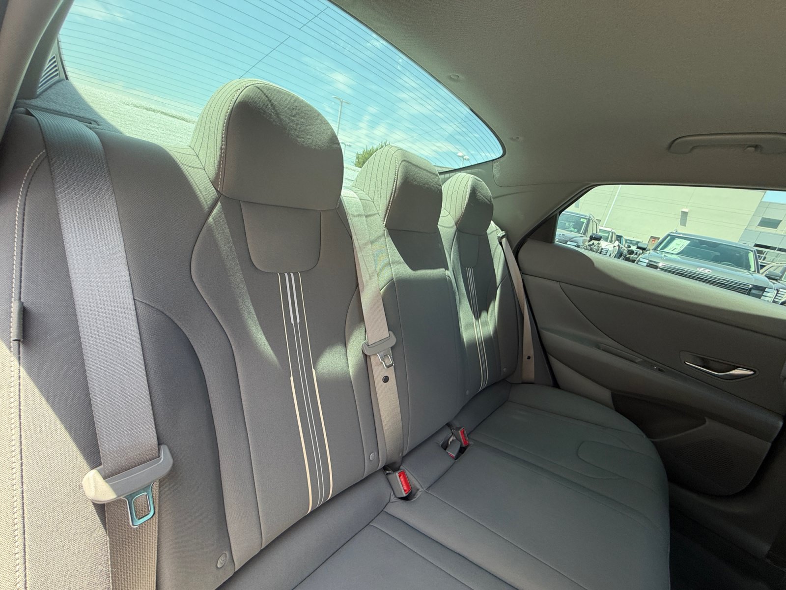 Used 2025 Hyundai Elantra Sport FWD image 18