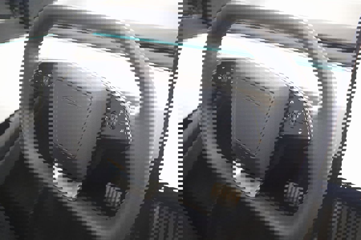 Used 2024 Tesla Cybertruck AWD Crew Cab image 40