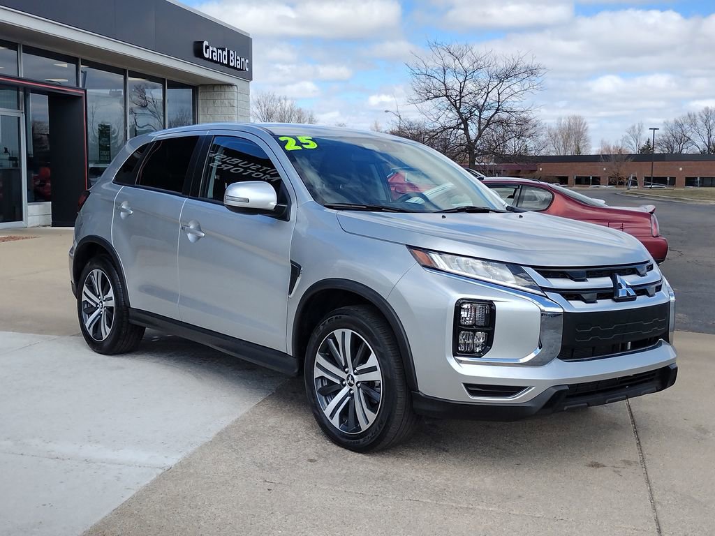 Used 2025 Mitsubishi Outlander Sport SE image 3