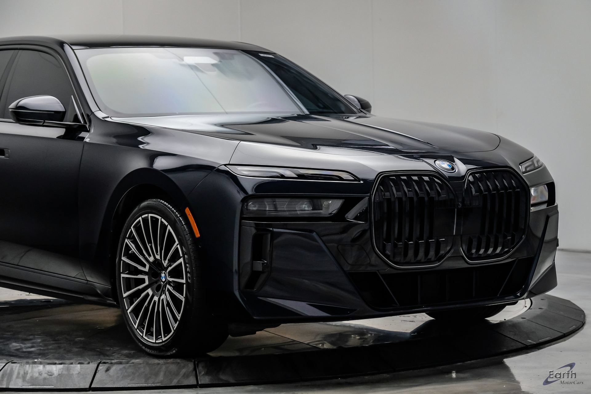 Used 2025 BMW i7 xDrive60 AWD/4WD image 28