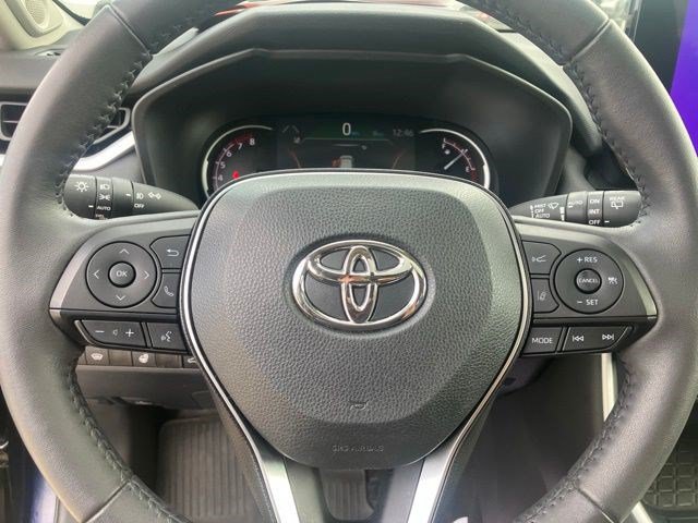 Used 2023 Toyota RAV4 XLE Premium AWD/4WD image 17