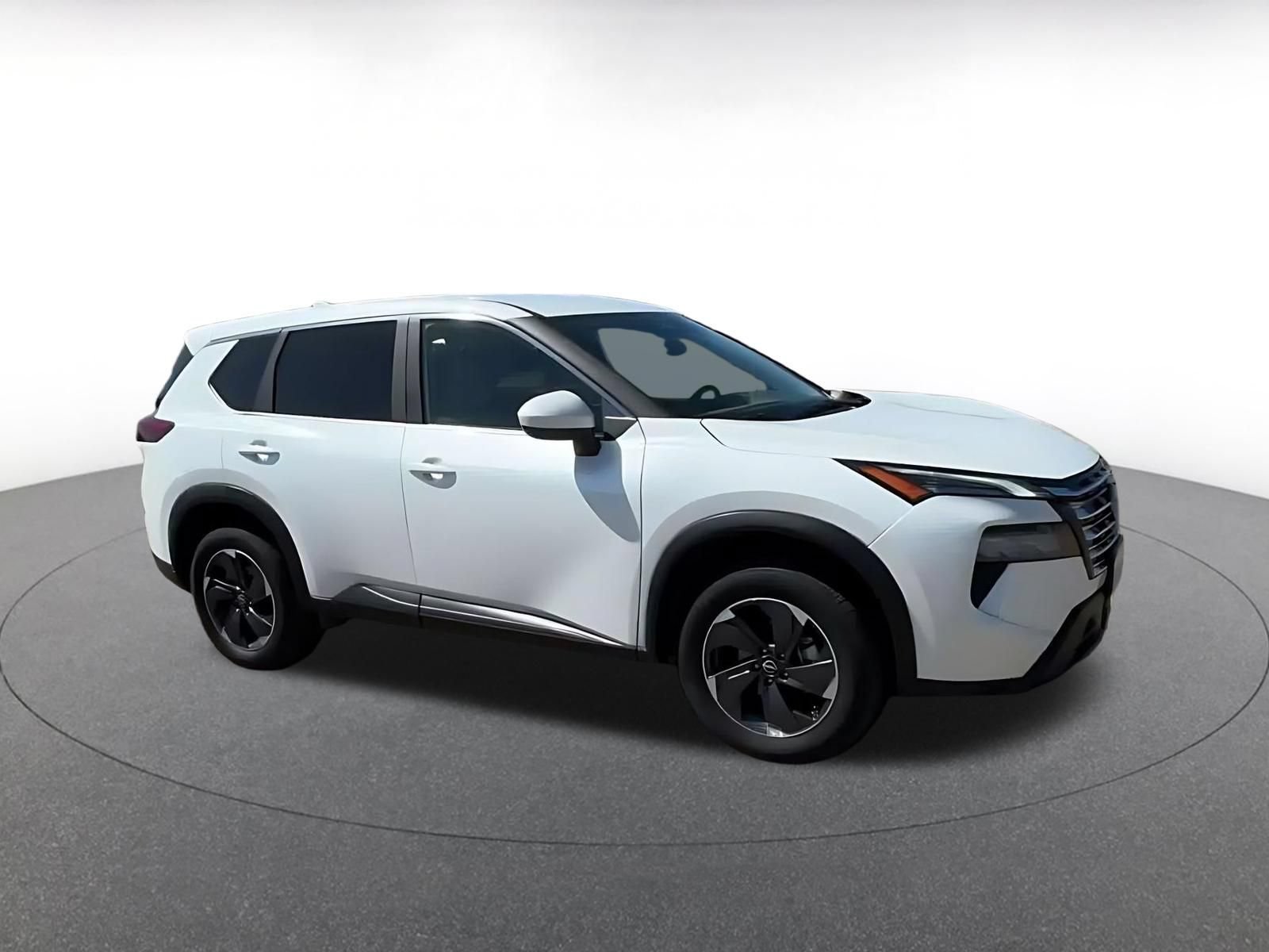 Used 2025 Nissan Rogue SV AWD/4WD image 2