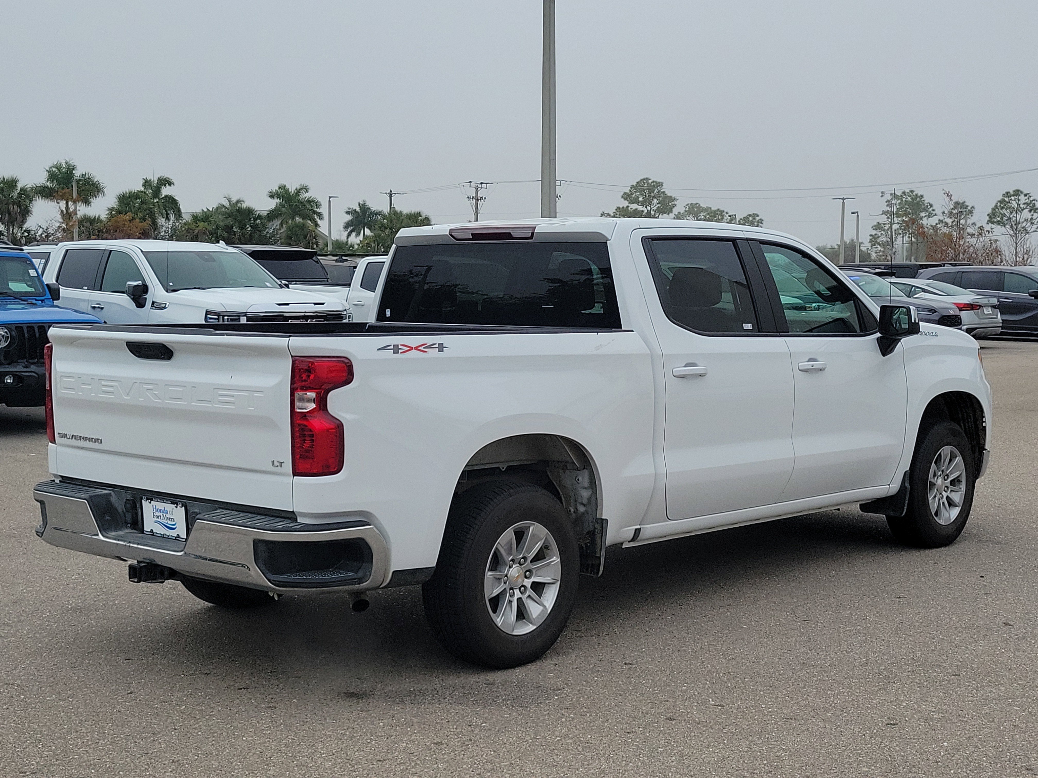 Used 2025 Chevrolet Silverado 1500 LT image 6