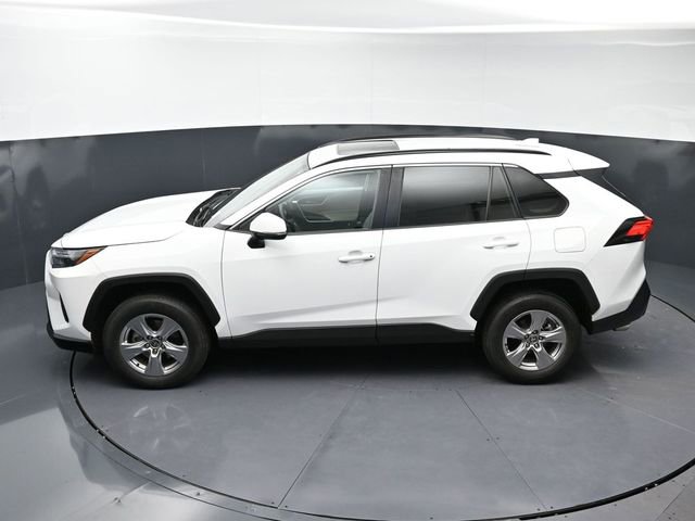 Used 2022 Toyota RAV4 XLE w/ Convenience Package image 32