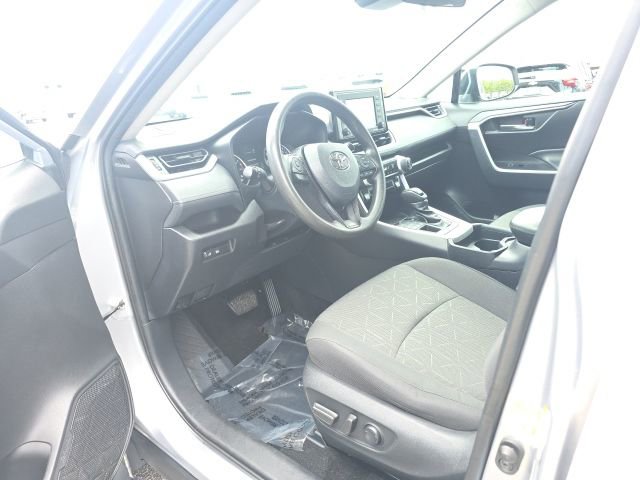 Used 2021 Toyota RAV4 XLE image 11