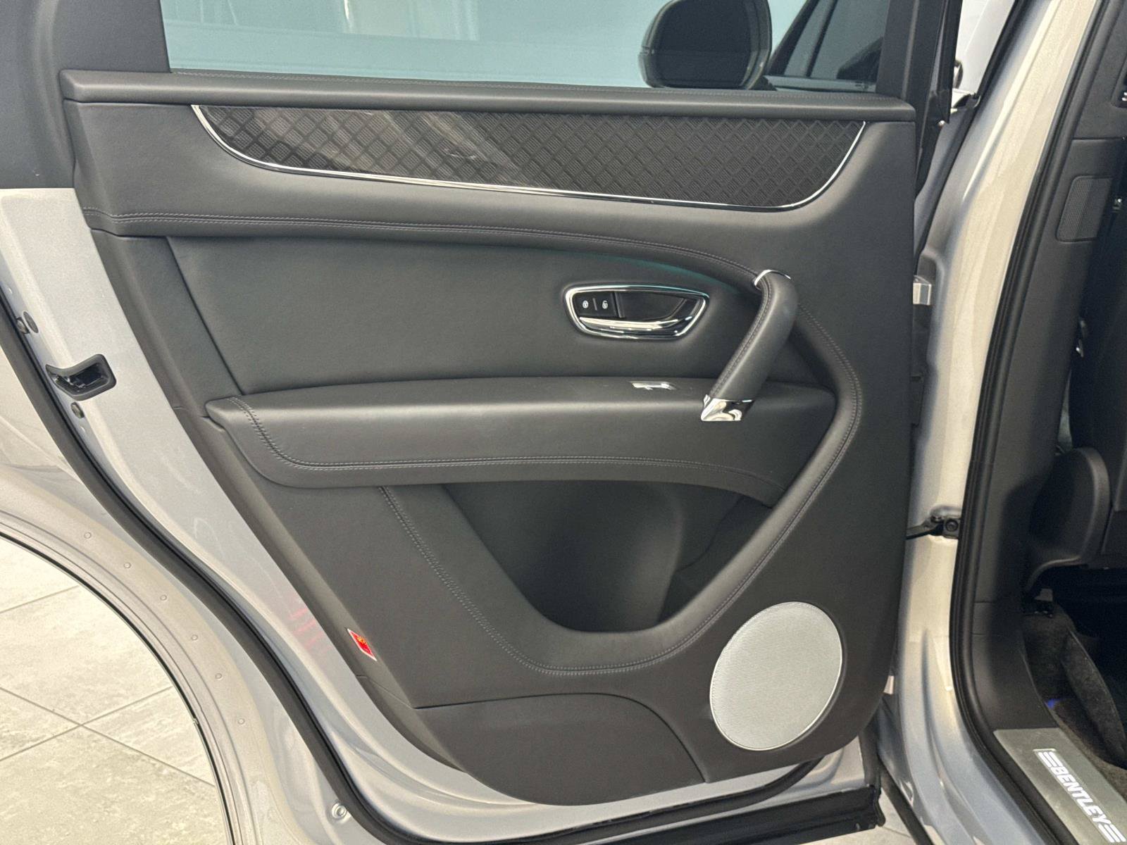 Used 2020 Bentley Bentayga Design Series AWD/4WD image 4