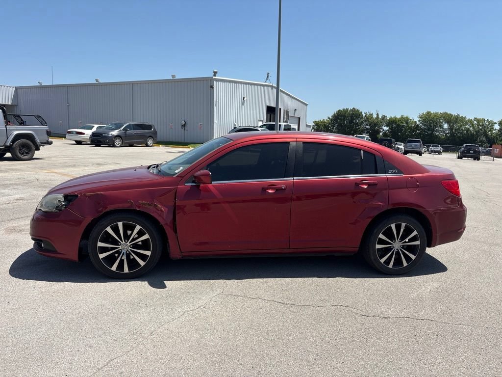 Used 2011 Chrysler 200 S FWD image 8
