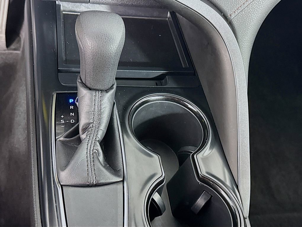 Used 2018 Toyota Camry LE image 21