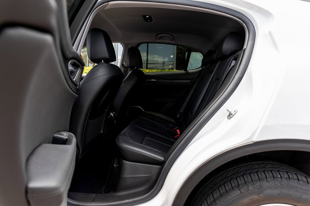 Used 2021 Alfa Romeo Stelvio Sprint image 22