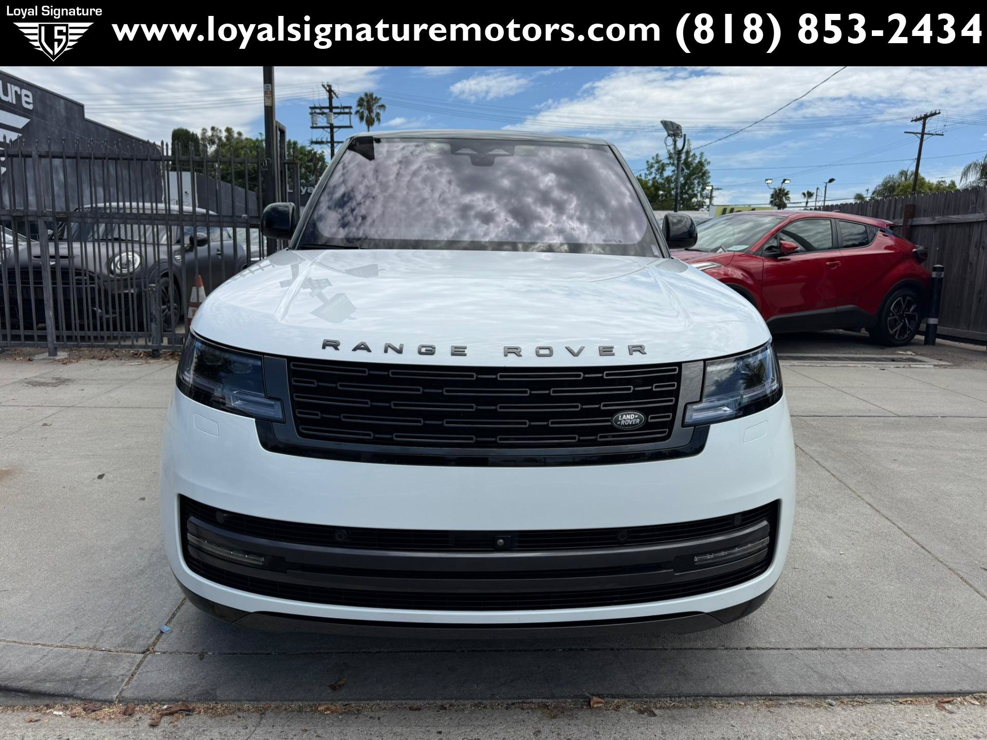 Used 2022 Land Rover Range Rover Long Wheelbase SE AWD/4WD image 2