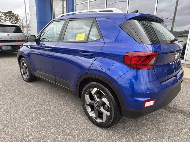 Certified 2022 Hyundai Venue Limited w/ Cargo Package image 8
