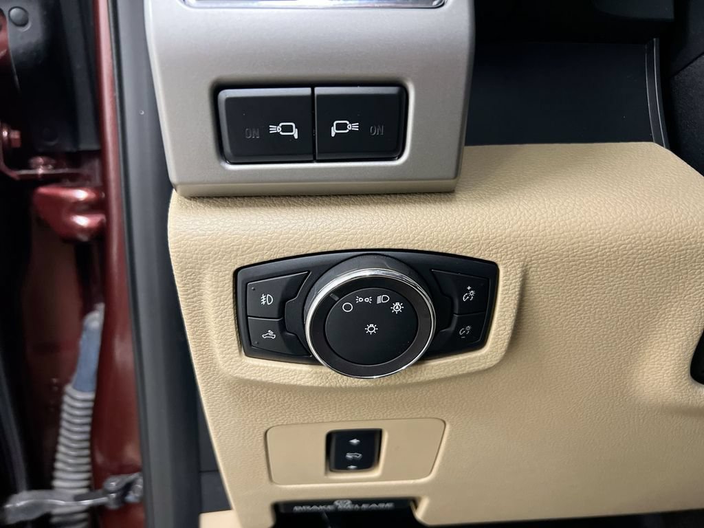 Used 2017 Ford F350 Lariat w/ Lariat Value Package AWD/4WD image 18