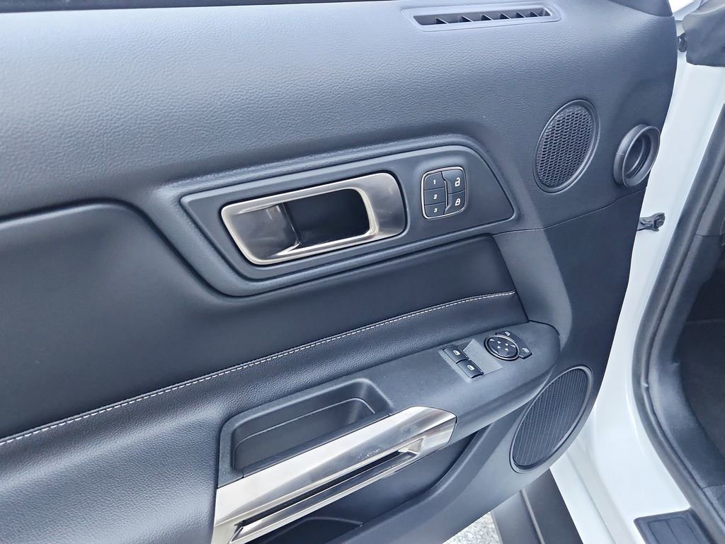 Used 2020 Ford Mustang Shelby GT500 w/ Technology Package image 18