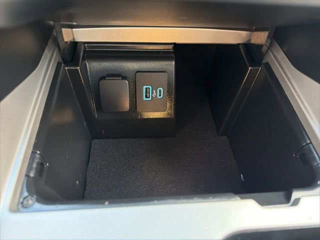 Used 2023 Ford Explorer XLT w/ Equipment Group 202A image 27