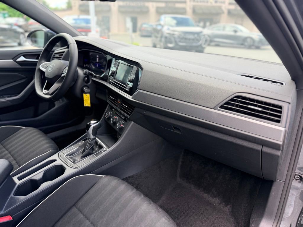 Used 2024 Volkswagen Jetta Sport FWD image 22