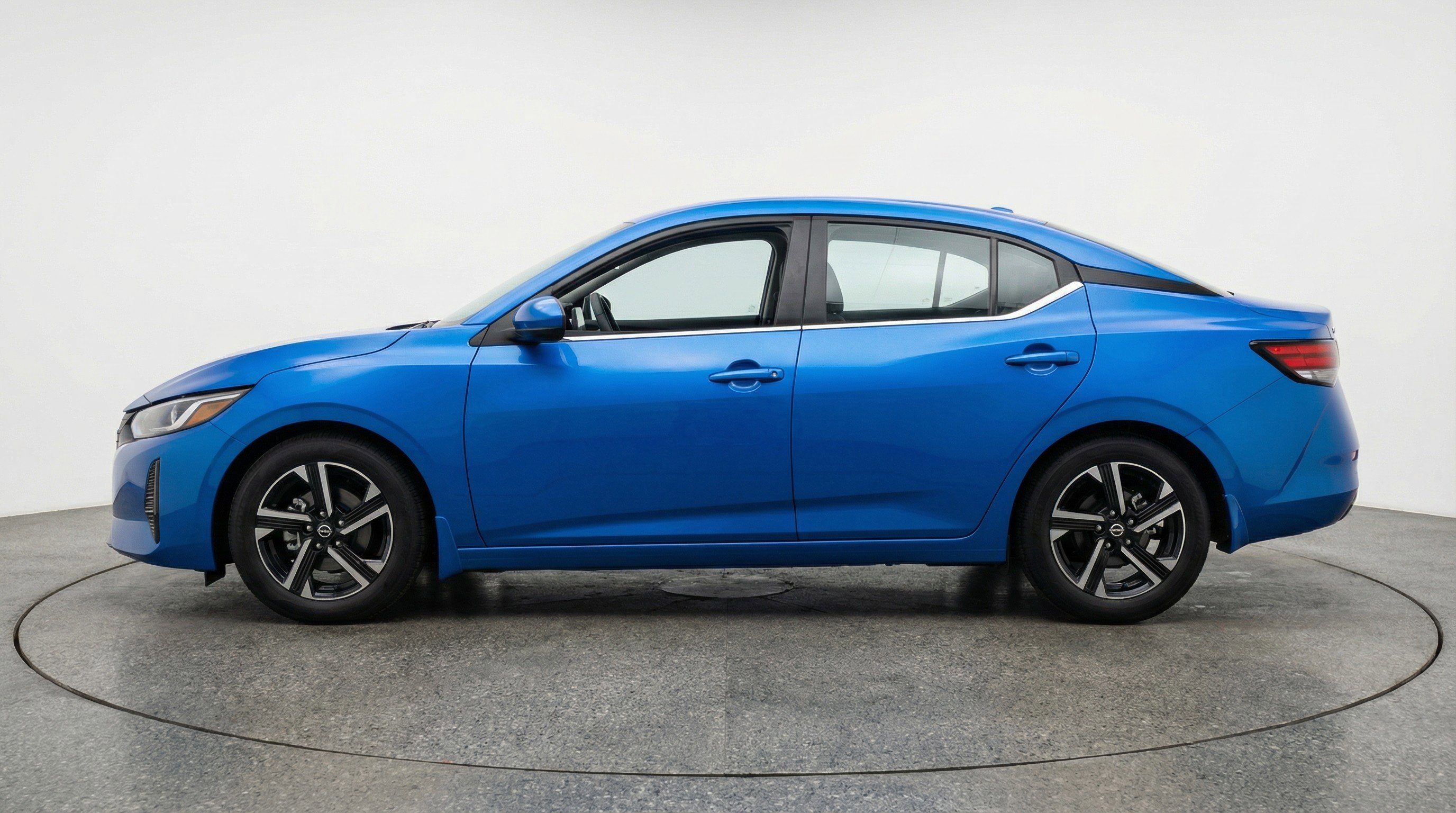 Used 2025 Nissan Sentra SV image 5