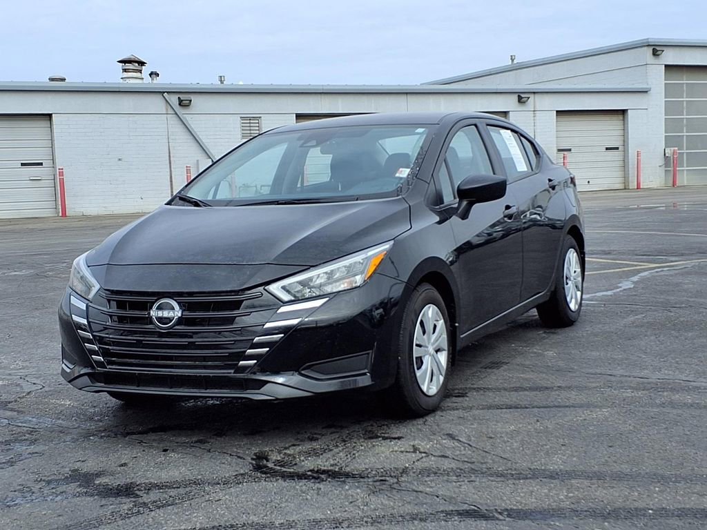 Used 2025 Nissan Versa S w/ Trunk Package image 2