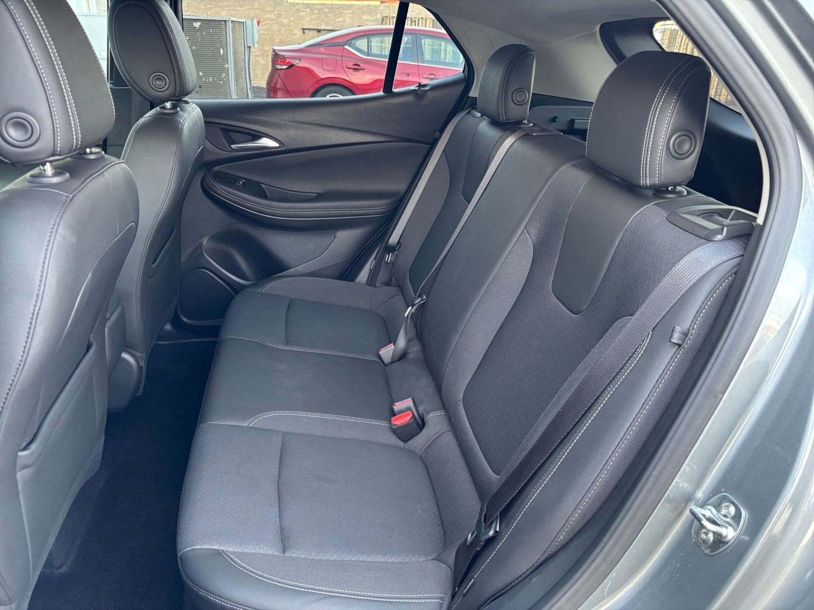 Used 2025 Buick Encore GX Preferred image 36