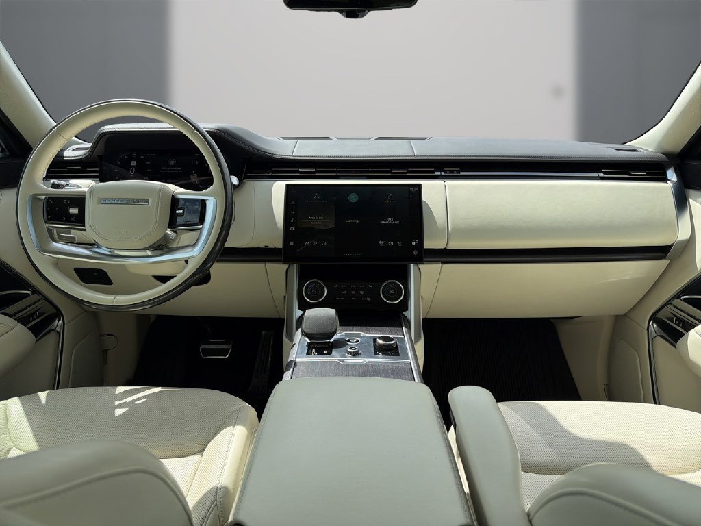 Used 2023 Land Rover Range Rover Long Wheelbase SE AWD/4WD image 18
