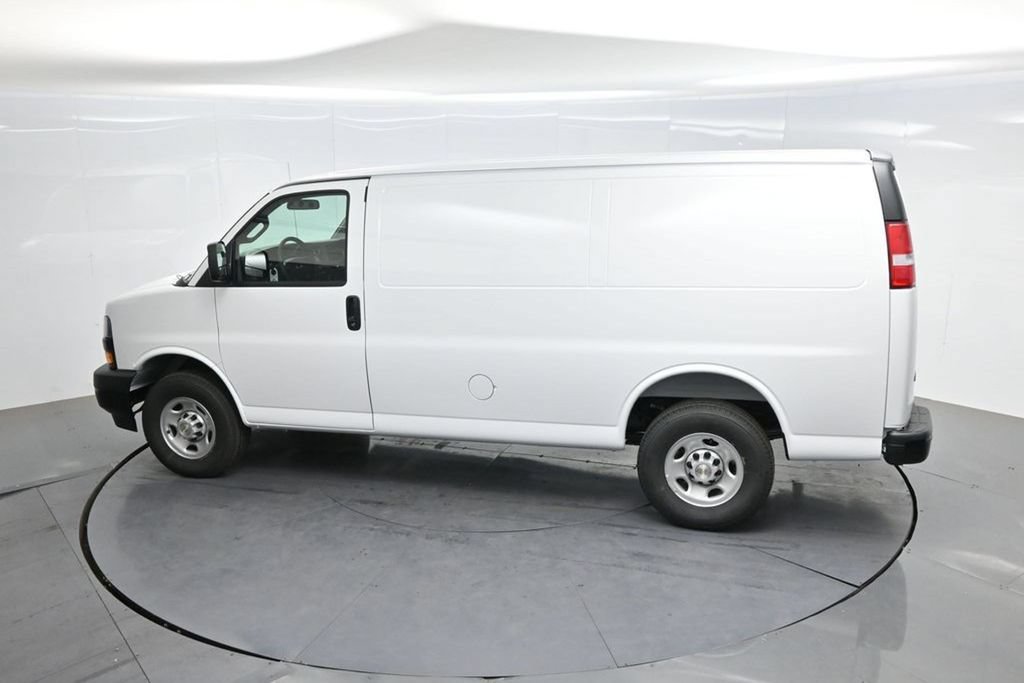 New 2026 Chevrolet Express 2500 w/ Driver Convenience Package RWD image 58