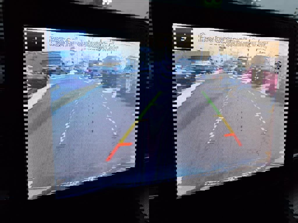 Used 2020 Ford Explorer XLT w/ Equipment Group 202A image 12