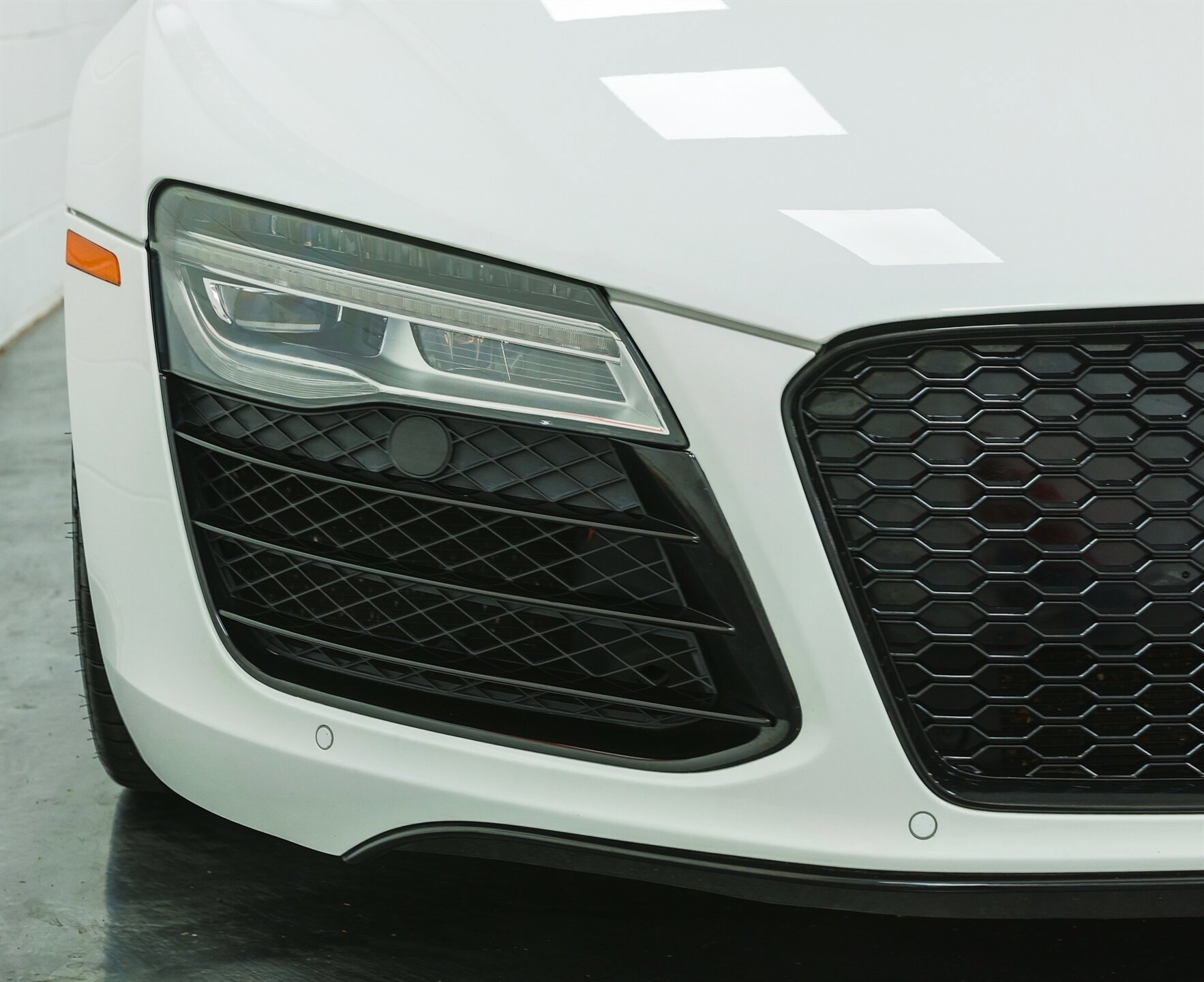 Used 2014 Audi R8 V10 AWD/4WD image 6